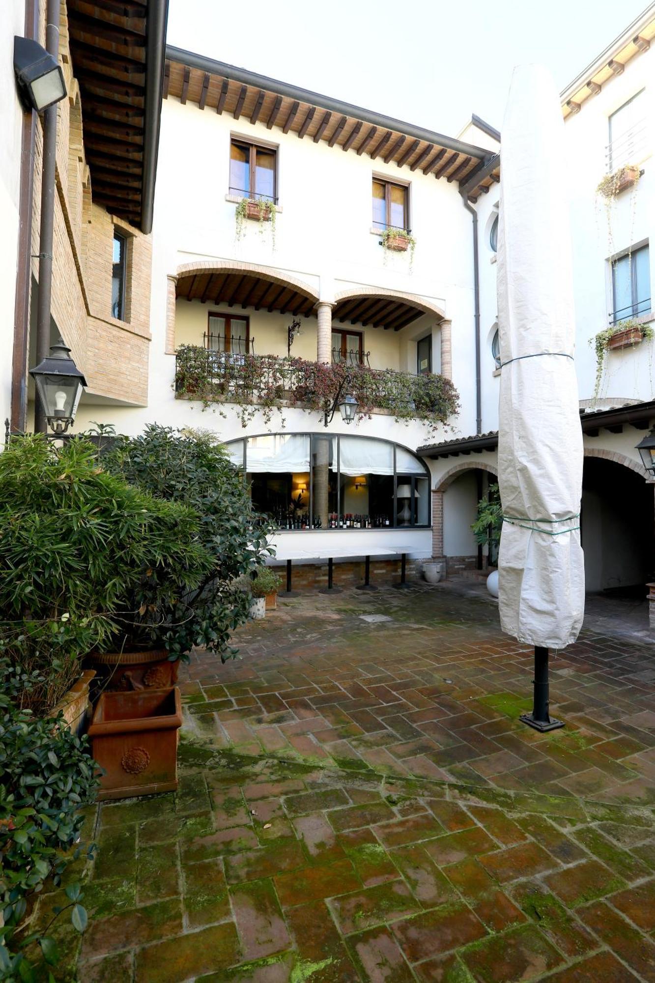 Locanda Stella D'Oro Soragna Exterior foto